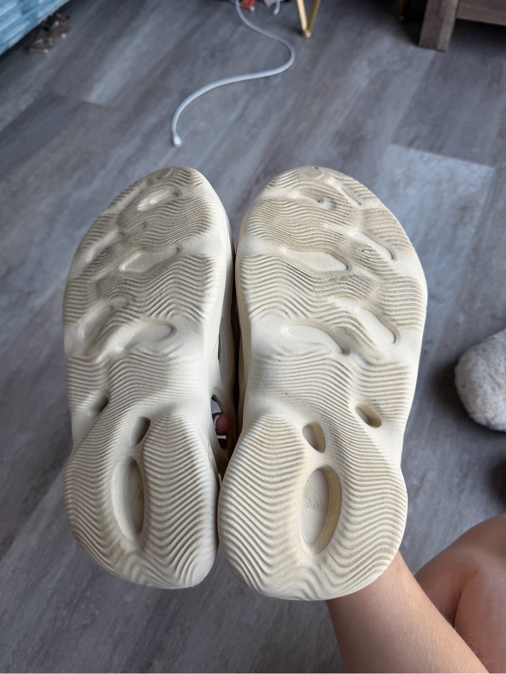 Yeezy Foam Rnnr Clogs Cream/Off-White Men’s View 5